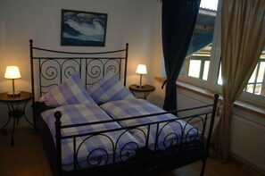 2 soverom, reiseseng for barn, wi-fi (inkludert) og sengetøy