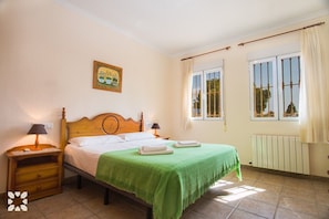 3 slaapkamers, een strijkplank/strijkijzer, gratis wifi