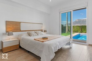 4 slaapkamers, een strijkplank/strijkijzer, gratis wifi