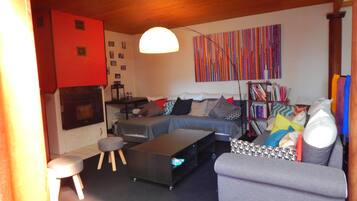 Télévision, livres, médiathÚque, chaßne hi-fi