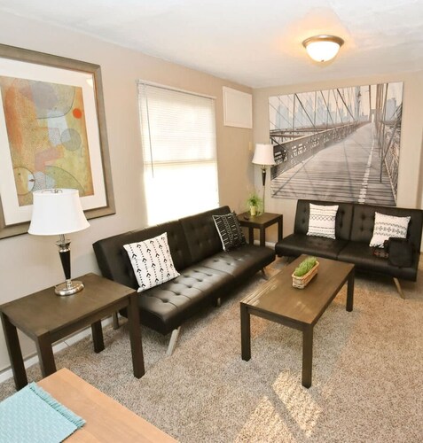 1 bedroom apartment near Notre Dame (1309.5)