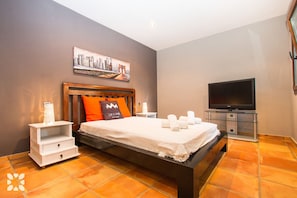 4 chambres, fer et planche à repasser, accès au Wi-Fi (inclus)