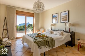 4 soverom, strykejern/-brett og wi-fi (inkludert)