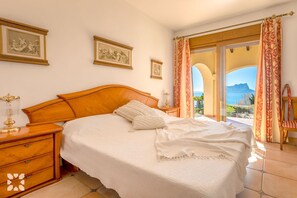 4 slaapkamers, een strijkplank/strijkijzer, gratis wifi