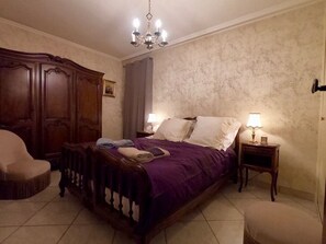 2 Schlafzimmer, Zimmersafe, Bügeleisen/Bügelbrett, WLAN