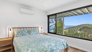 3 bedrooms, iron/ironing board, internet, bed sheets