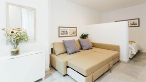TV, books - STYLISH LOFT SEVILLA (Sevilla)
