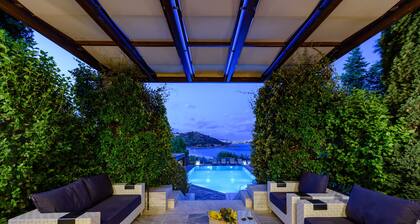 Agios Nikolaos Beach Villa / Direct Access to the Beach!
