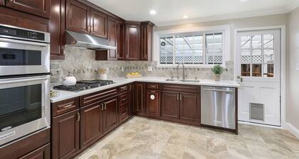 Upea koko talo turvallisessa ja rauhallisessa ympäristössä (SFO / SF / Bart)