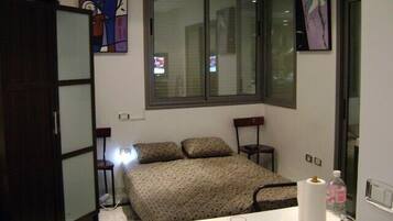 1 bedroom, in-room safe, Internet, bed sheets