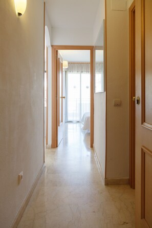 1 chambre, fer et planche à repasser, draps fournis