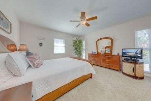 2 bedrooms, iron/ironing board, free WiFi, bed sheets