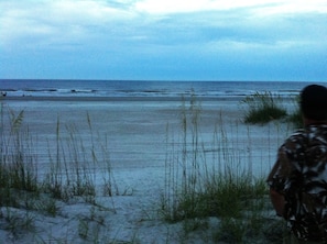 In Strandnähe, Liegestühle, Strandtücher