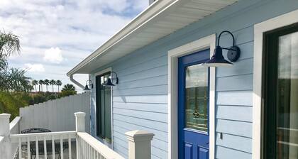 Spacious king size bed beach side and sunny