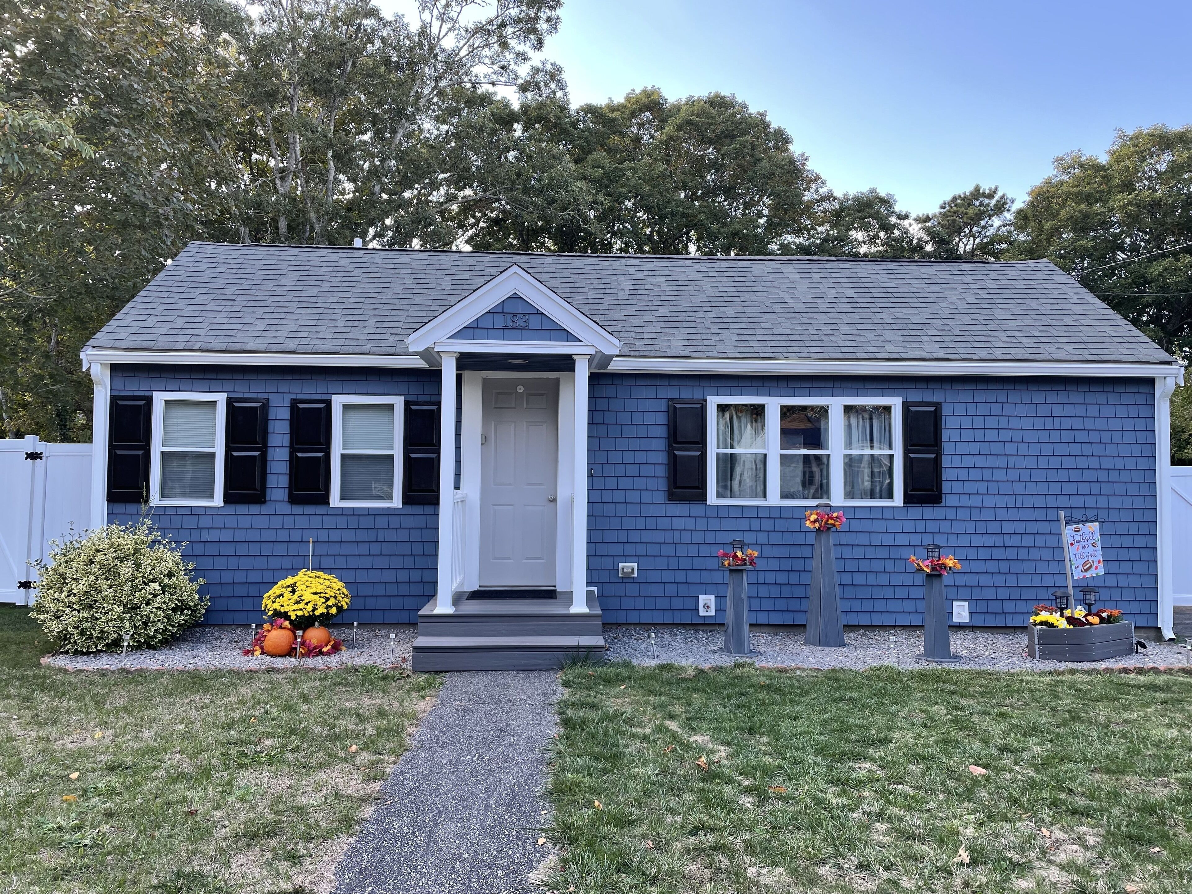 Close to it all;Beaches, Shopping Centers,Downtown,Ferry and more
