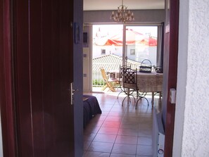 Interior - T2 Royan- St Palais. 100m from the sea (separate bedroom). 400m from Pontaillac. (Vaux-sur-Mer)
