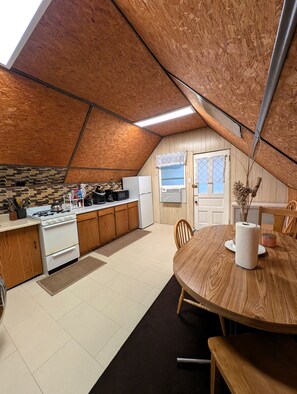 Dining - The Avondale Attic (Chicago)