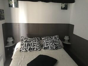 2 chambres, lit parapluie