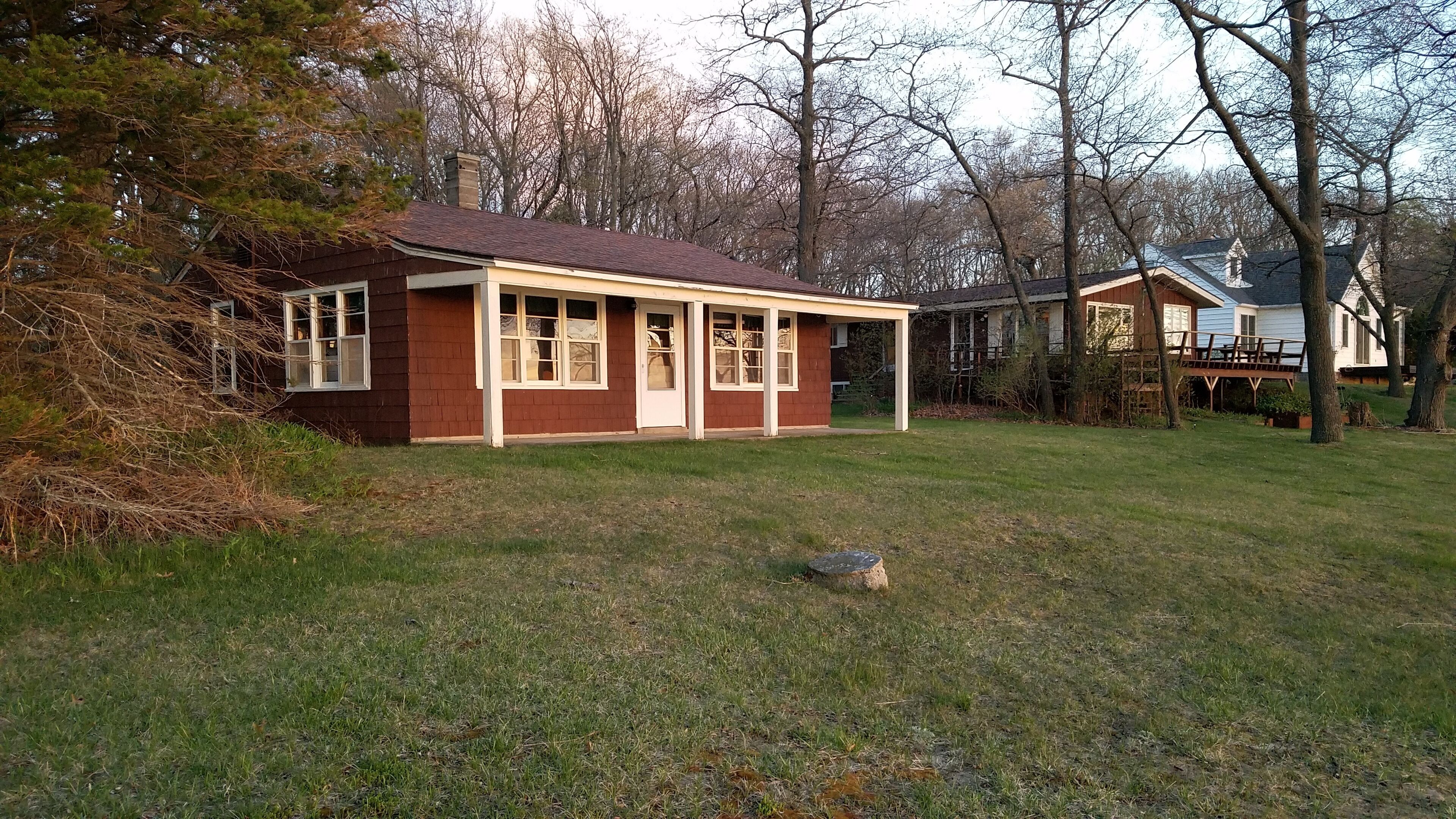 Private Beach -  Seclusion w/waterfront cottage & spacious outdoor space
