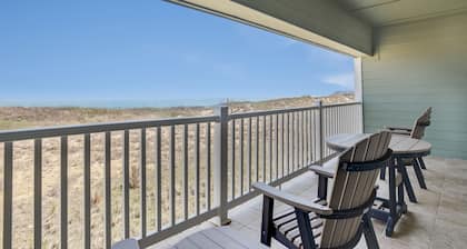 First Flight Retreat 105: Oceanfront, Shared Pool