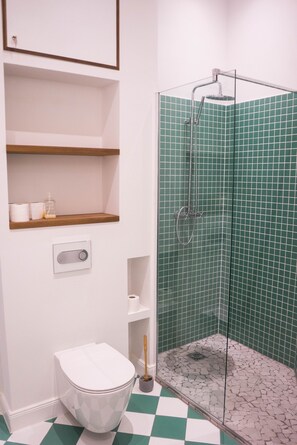 Hair dryer, towels, toilet paper