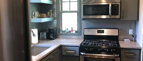 Fridge, microwave, oven, coffee/tea maker