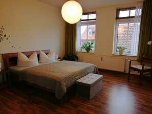 3 bedrooms, in-room safe, iron/ironing board, travel crib - Apartment 1st floor, modern charm in rural idyll, half-timbered house flora and fauna (Wernigerode)