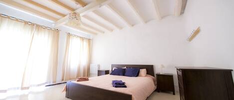 1 chambre, fer et planche Ă repasser, Wi-Fi, literie fournie