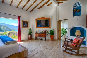 6 bedrooms, in-room safe, iron/ironing board, WiFi - BEST SUNSET ROMANTIC PRIVATE VILLA W PRIVATE POOL, JACUZZI & STAFF 4BD (Conchas Chinas)