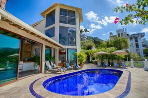 A heated pool - BEST SUNSET ROMANTIC PRIVATE VILLA W PRIVATE POOL, JACUZZI & STAFF 4BD (Conchas Chinas)