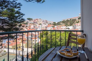 Outdoor dining - RENT4REST DREAM VIEW FAMILY APARTMENT (Lisboa ciudad)