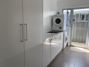 Interior - Relax on Tolmer - Great for two families (Robe)