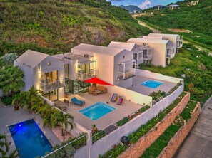 Exterior - Beach - Private Heated Pool - 2 Master King Bedrooms - Auto Generator Power (Sint Maarten)