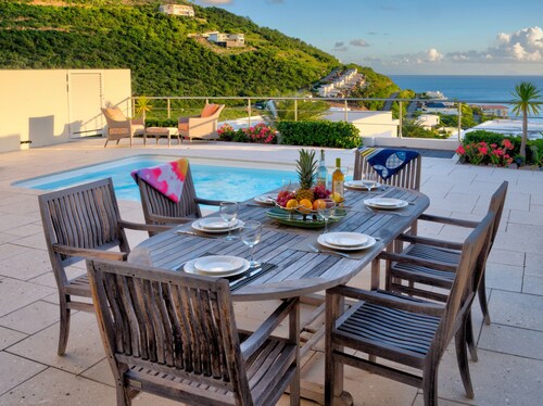 Nouvelle inscription - Piscine privée - Cour privée - 2 maîtres