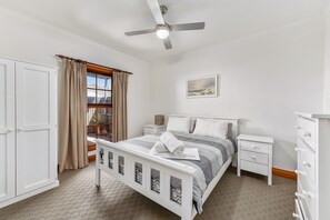 3 bedrooms - Mira Mara - 100m to Hooper's Beach - Pets Welcome - Outside Only (Robe)