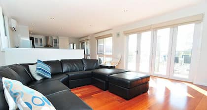 Latitude 37 - Large expansive deck - Pets Welcome - Outside Only
