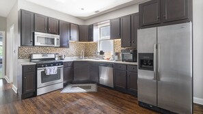 Fridge, microwave, oven, stovetop - Large 3 bdrm / dining in the heart of Logan Square mins to DOWNTOWN (Chicago)