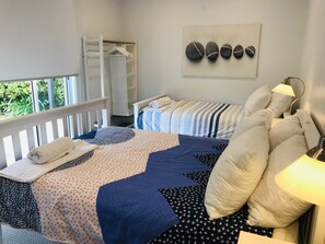 2 bedrooms - Sun on Sanders - Modern 2 br house close to main street. Pet Friendly Outside (Robe)