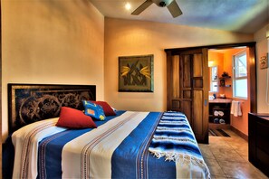 1 slaapkamer, een strijkplank/strijkijzer, gratis wifi, beddengoed