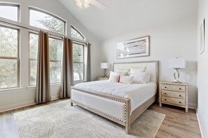 3 bedrooms, iron/ironing board, Internet, bed sheets