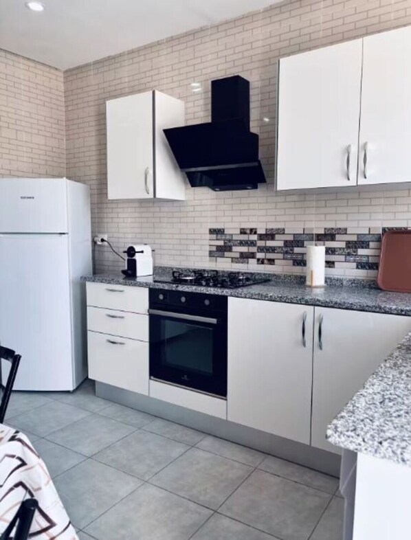 冰箱、茶具/咖啡用具、电热水壶、搅拌机