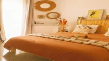 1 bedroom, in-room safe, internet, bed sheets