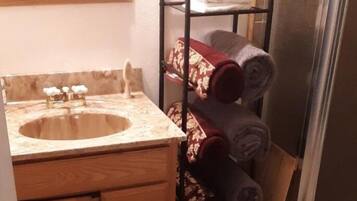 Hårtørrer, håndklæder, Sæbe, Shampoo