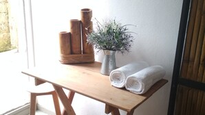 Blackout curtains, bed sheets - Hotel & Cabañas amara Café (Cuetzalan del Progreso)