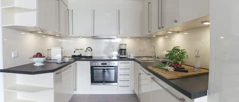 Fridge, microwave, oven, stovetop