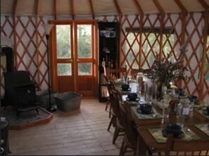 Dining - Fortress Lake Wilderness Retreat (Fortress Lake)