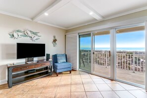 Smart TV, video games