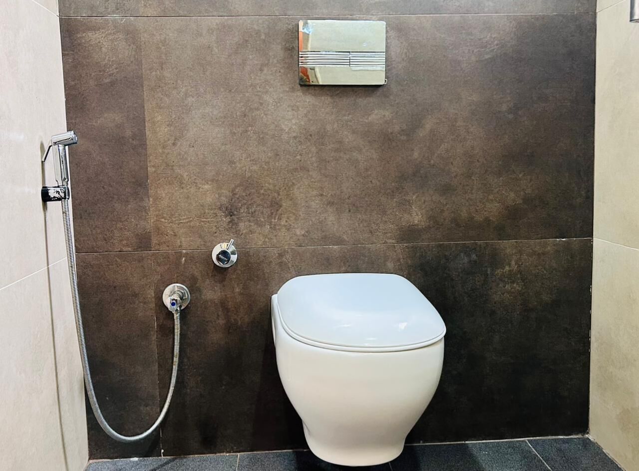 Buồng tắm vòi sen, đồ dùng nhà tắm miễn phí, khăn tắm 