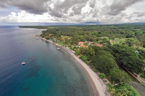 Luxury Beachfront Apartment by Green Turtle Residences