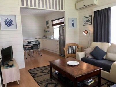 Serendipity Holiday Cottage - The beach in 60 seconds...